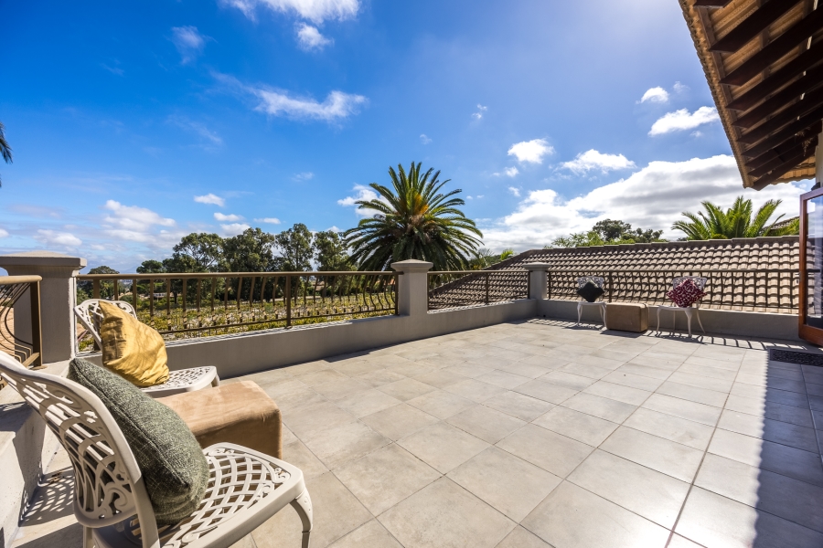 5 Bedroom Property for Sale in Klein Zevenwacht Western Cape